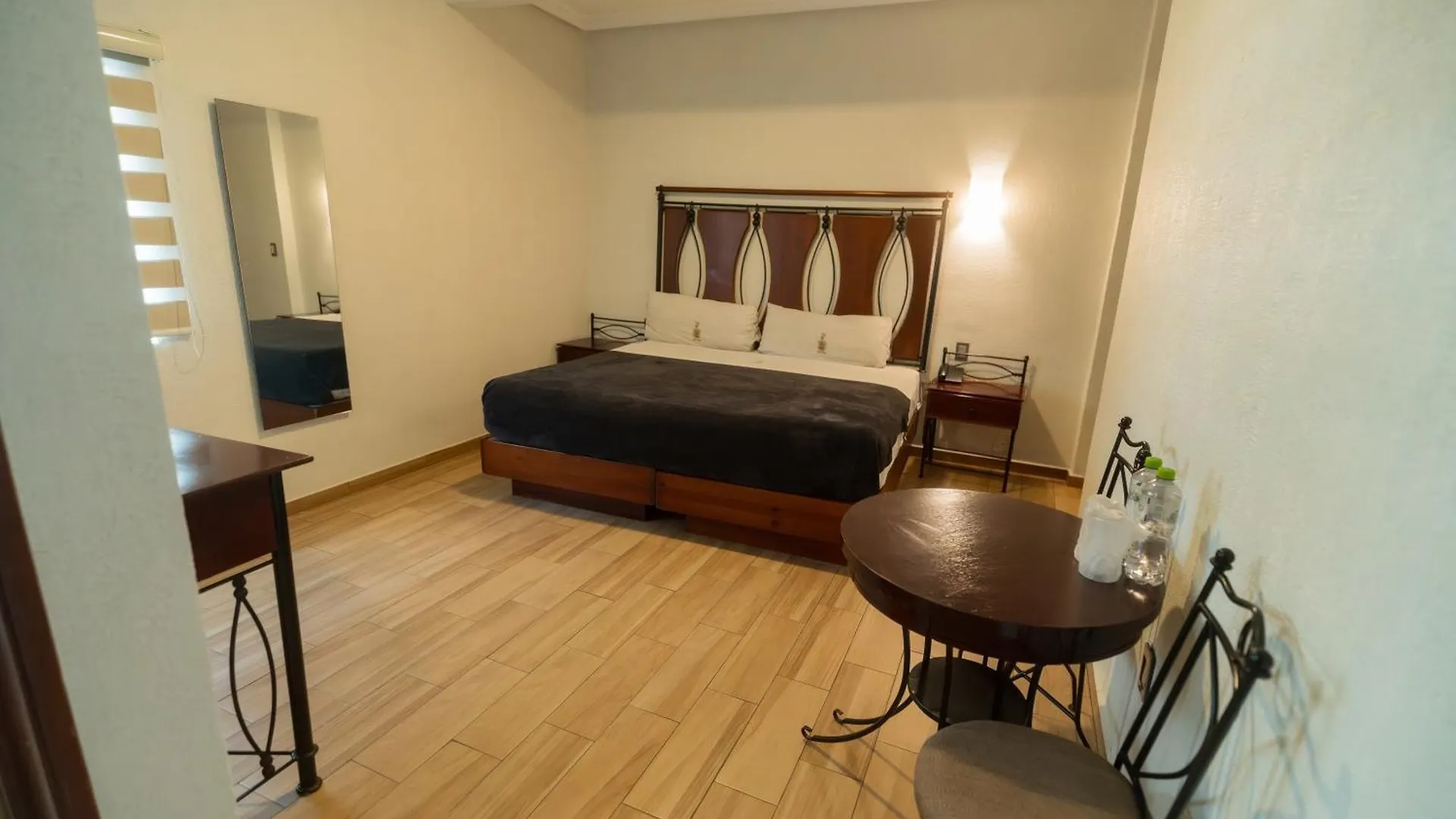 ****  Hotel Alcazar - Guadalajara Centro Historico México